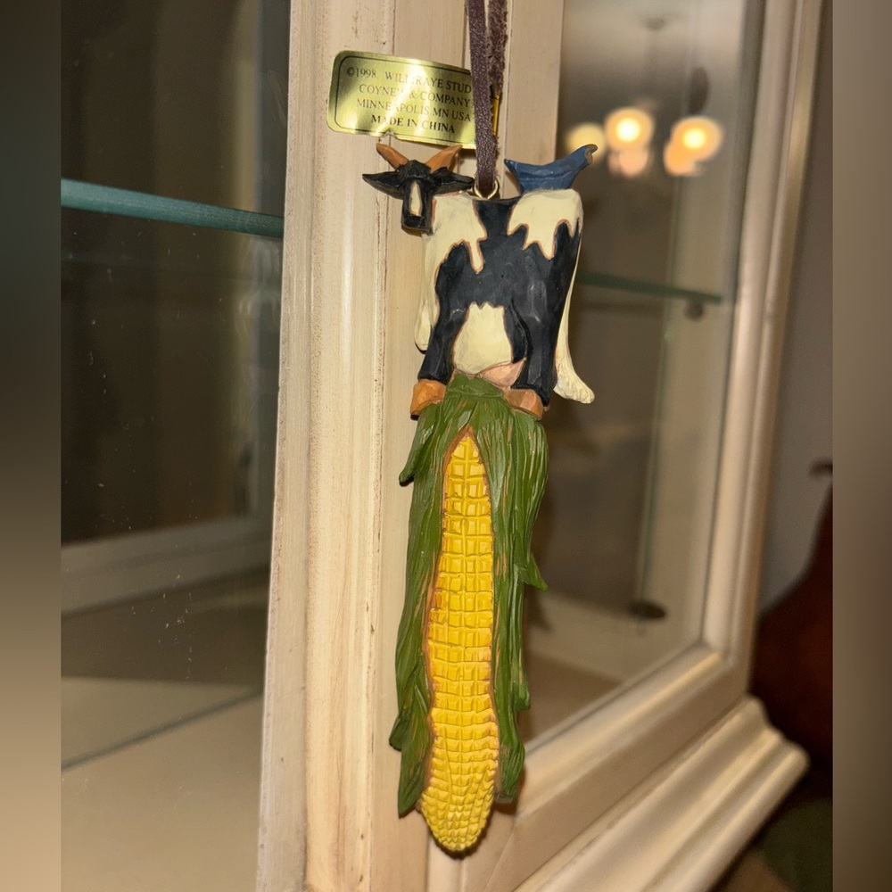Williraye Studio WW1021 Vegetable Ornament - Cow with Corn